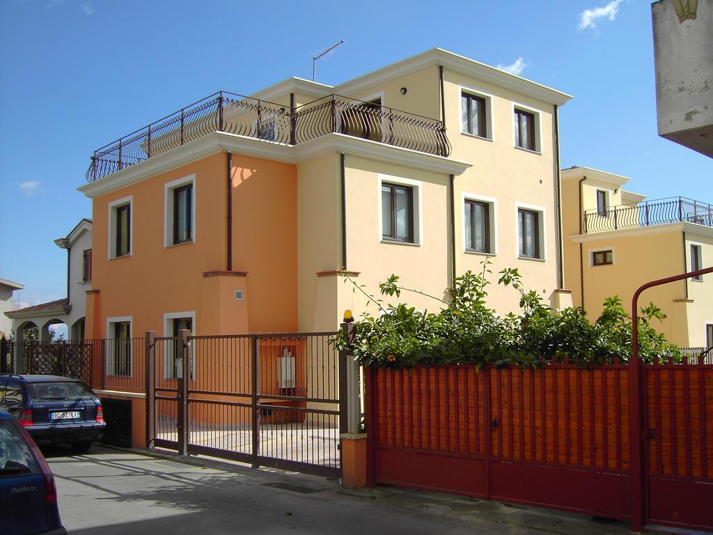 Bertolottu Residence Apartments Тортоли Номер фото