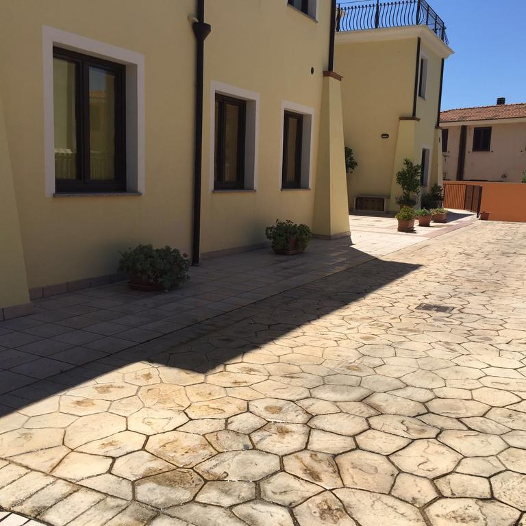 Bertolottu Residence Apartments Тортоли Экстерьер фото